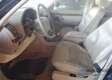 1999 Mercedes-Benz S 320W z USA, uszkodzony, nr VIN WDBGA32G4XA403795